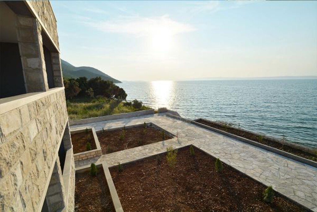 Image 3812764 - 3