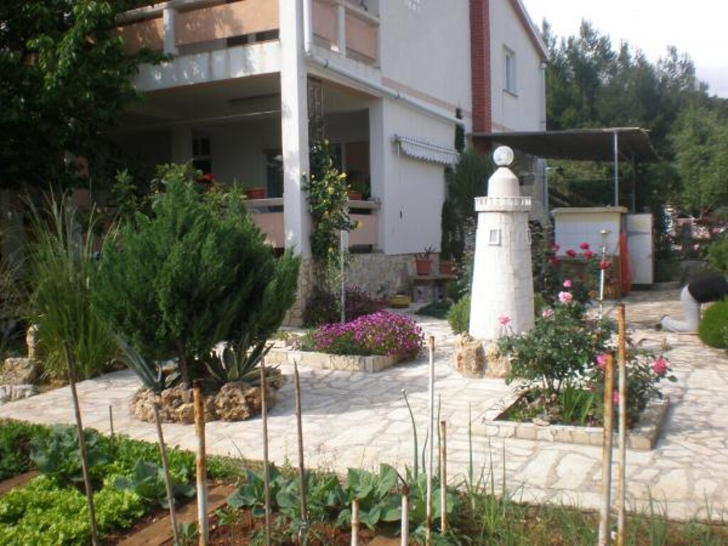 Image 3812710 - 3