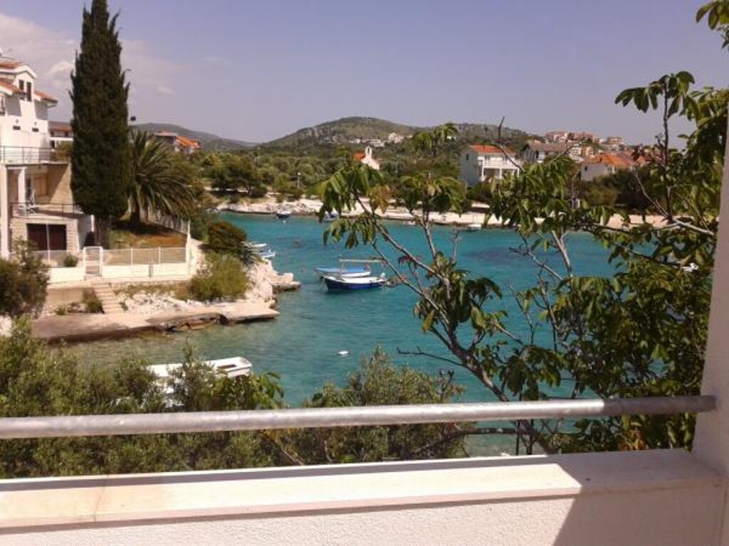 Image 3812445 - 6
