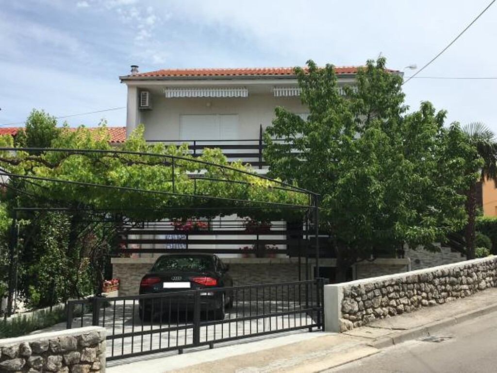 Image 3810600 - 1