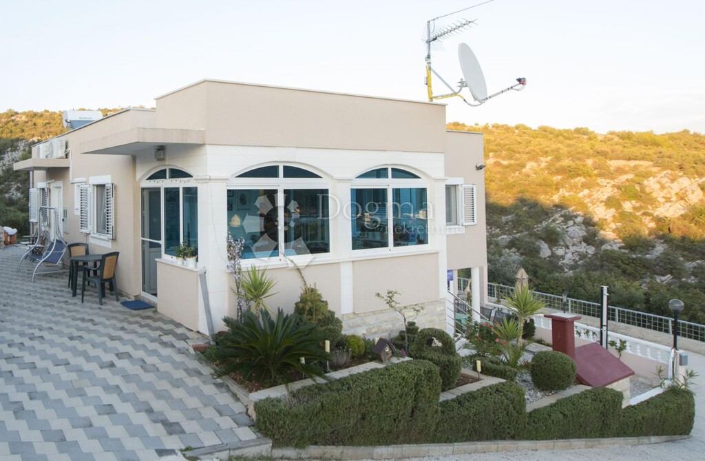 Image 12