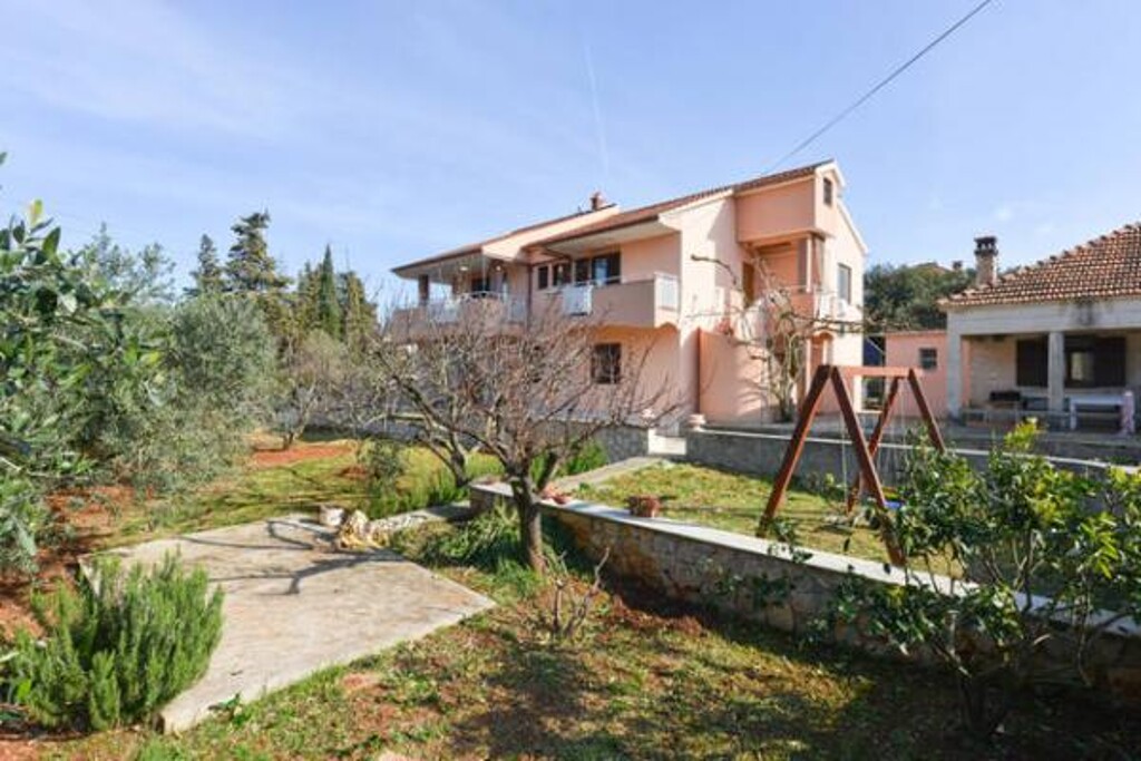 Image 3813874 - 1