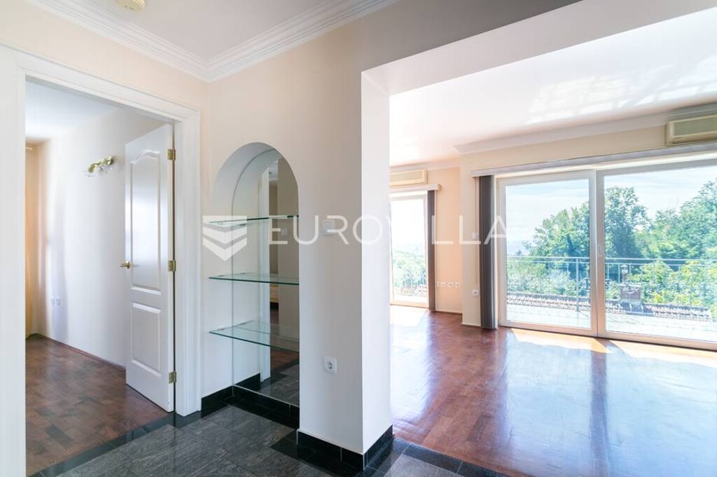 Image 4841247 - 3