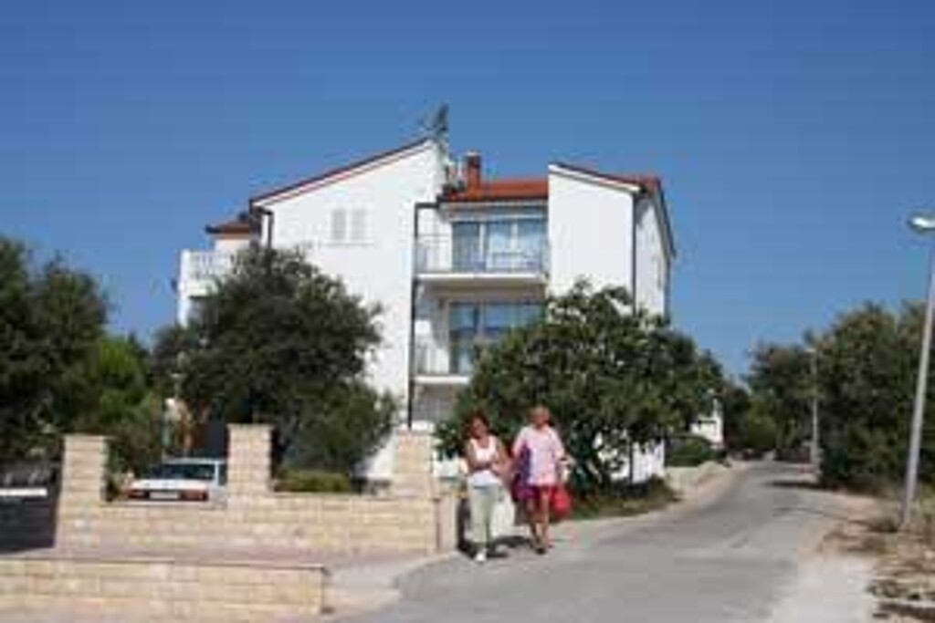 Image 3811474 - 1