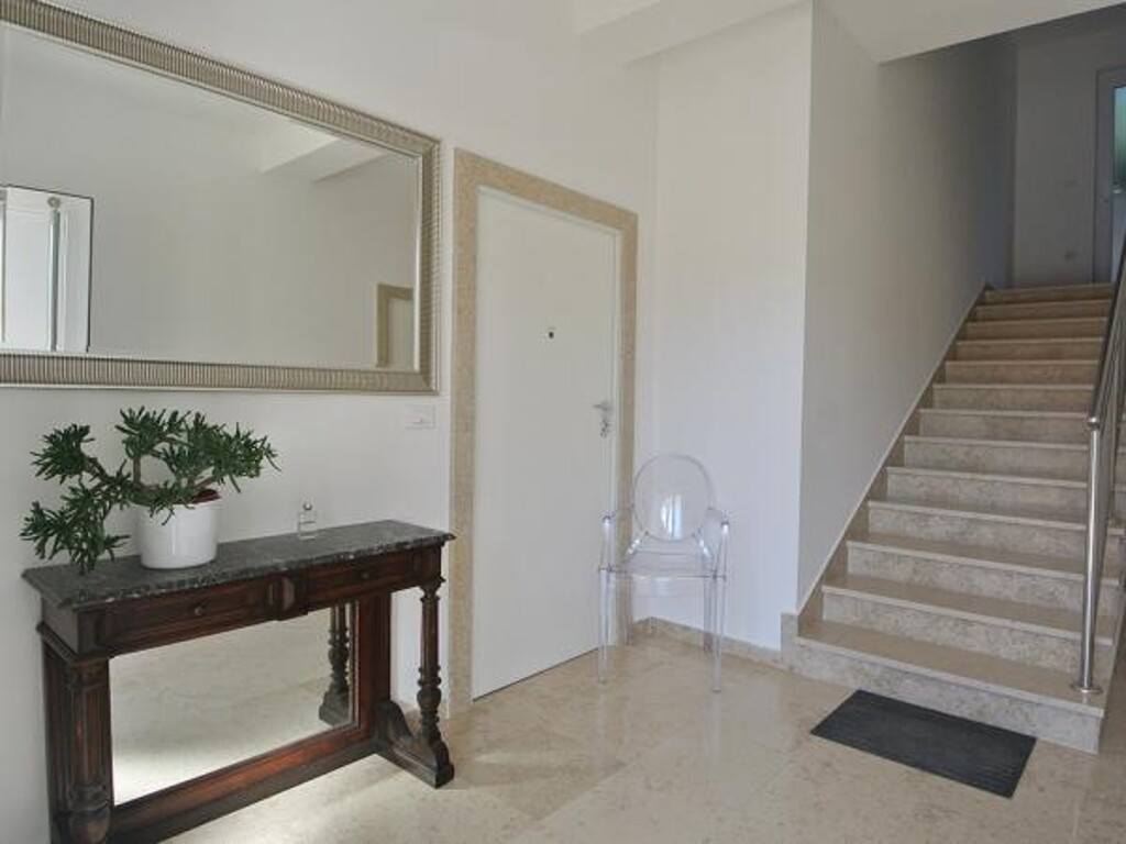 Image 3811850 - 3