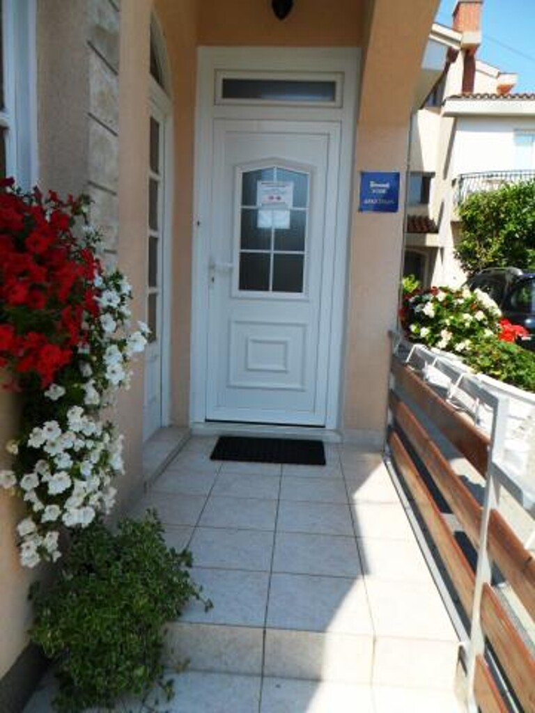 Image 3811556 - 7