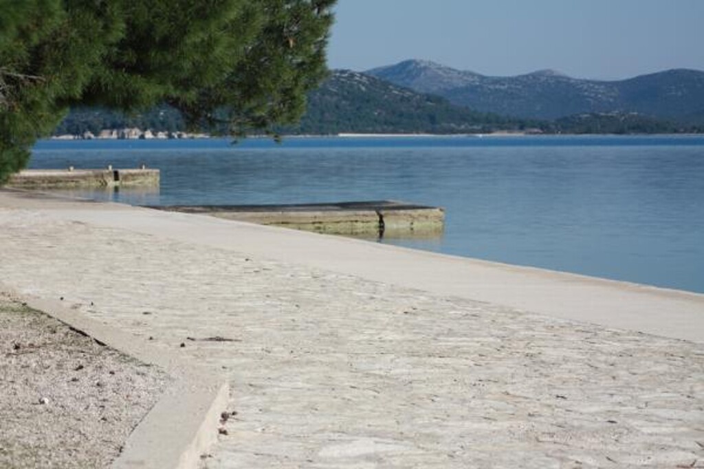 Image 3832227 - 10