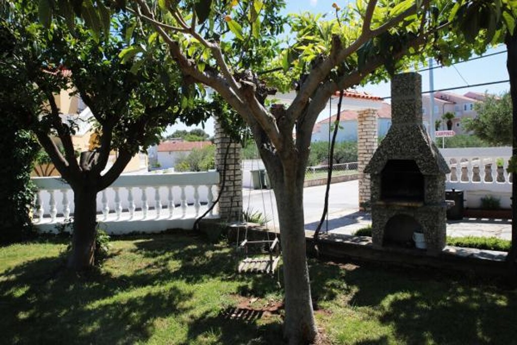 Image 3812582 - 3