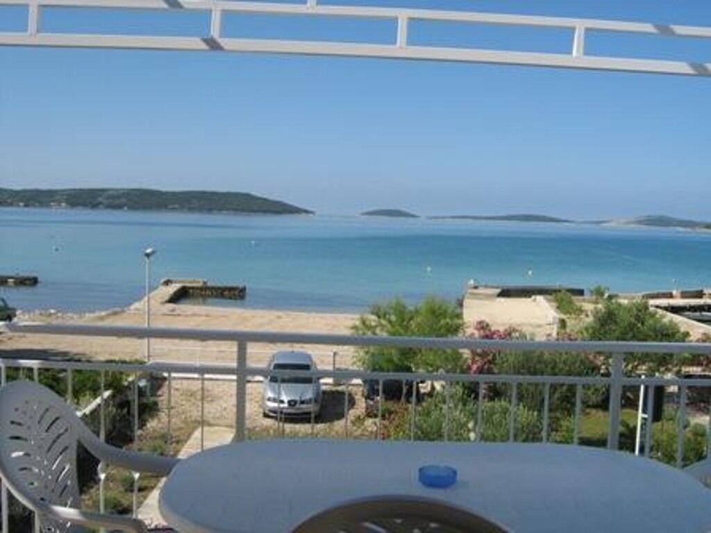 Image 3810675 - 9
