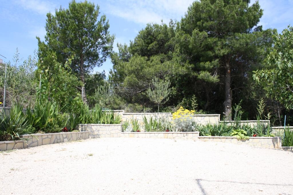 Image 3812742 - 6