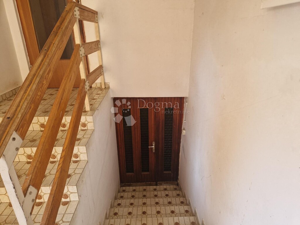 Image 6189272 - 8