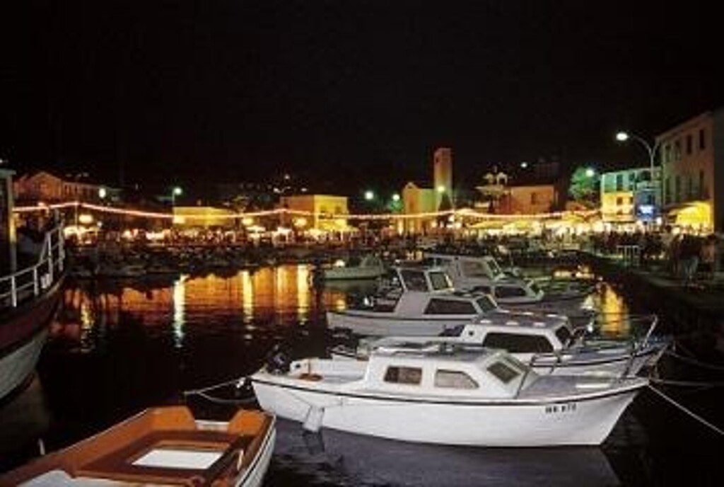 Image 3838919 - 18