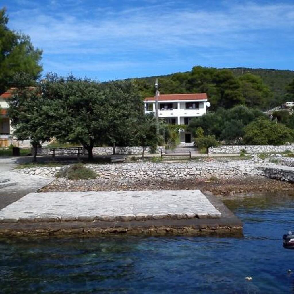 Image 3838892 - 7