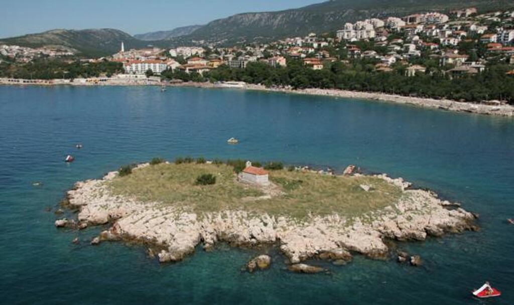 Image 3839030 - 9