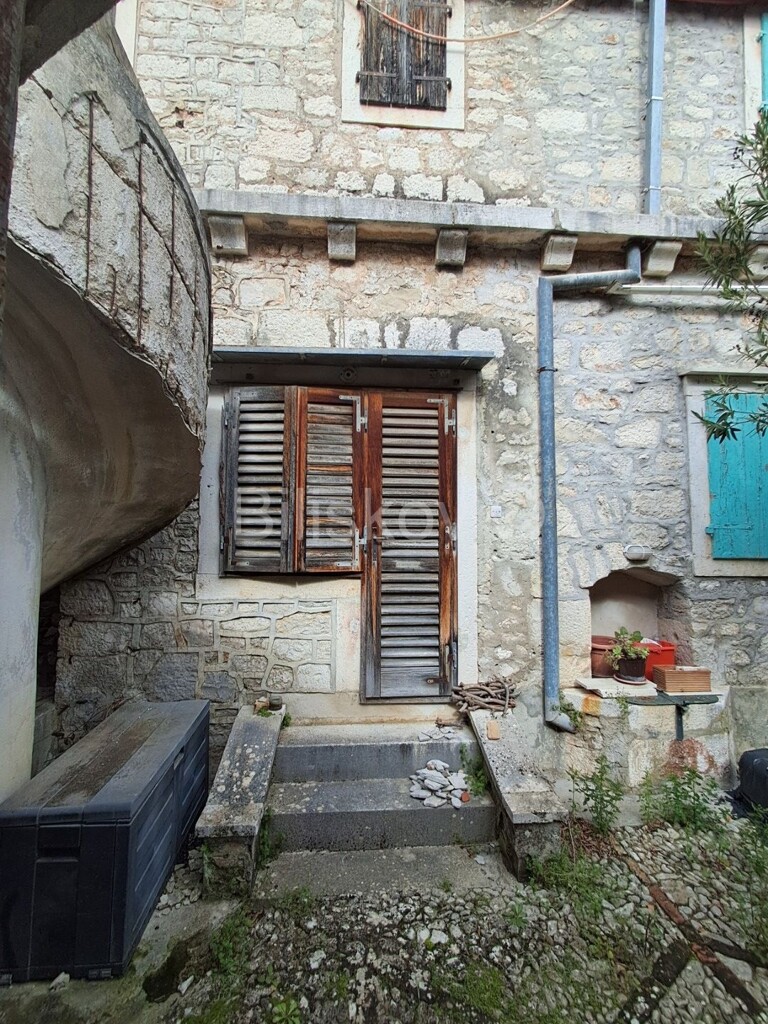 Image 12
