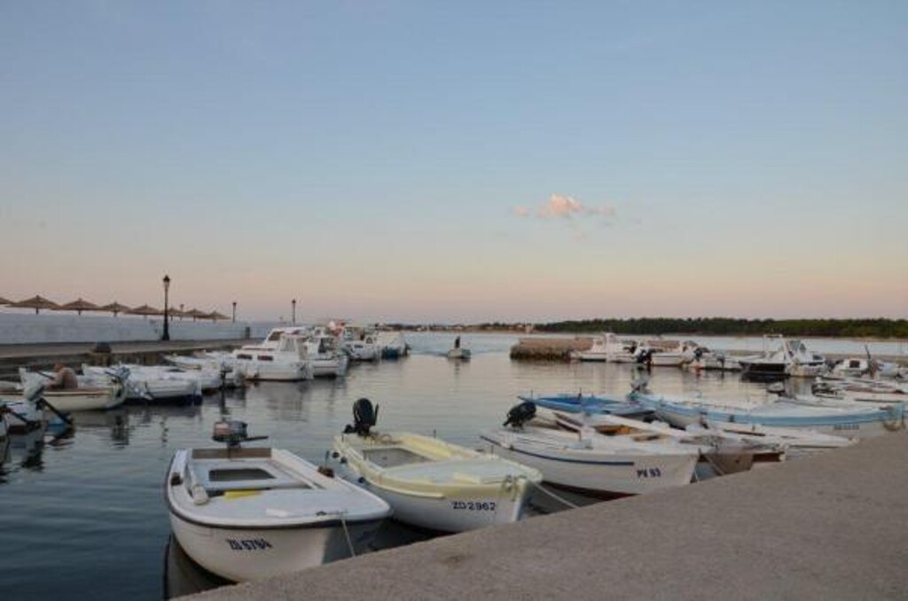 Image 3812981 - 4