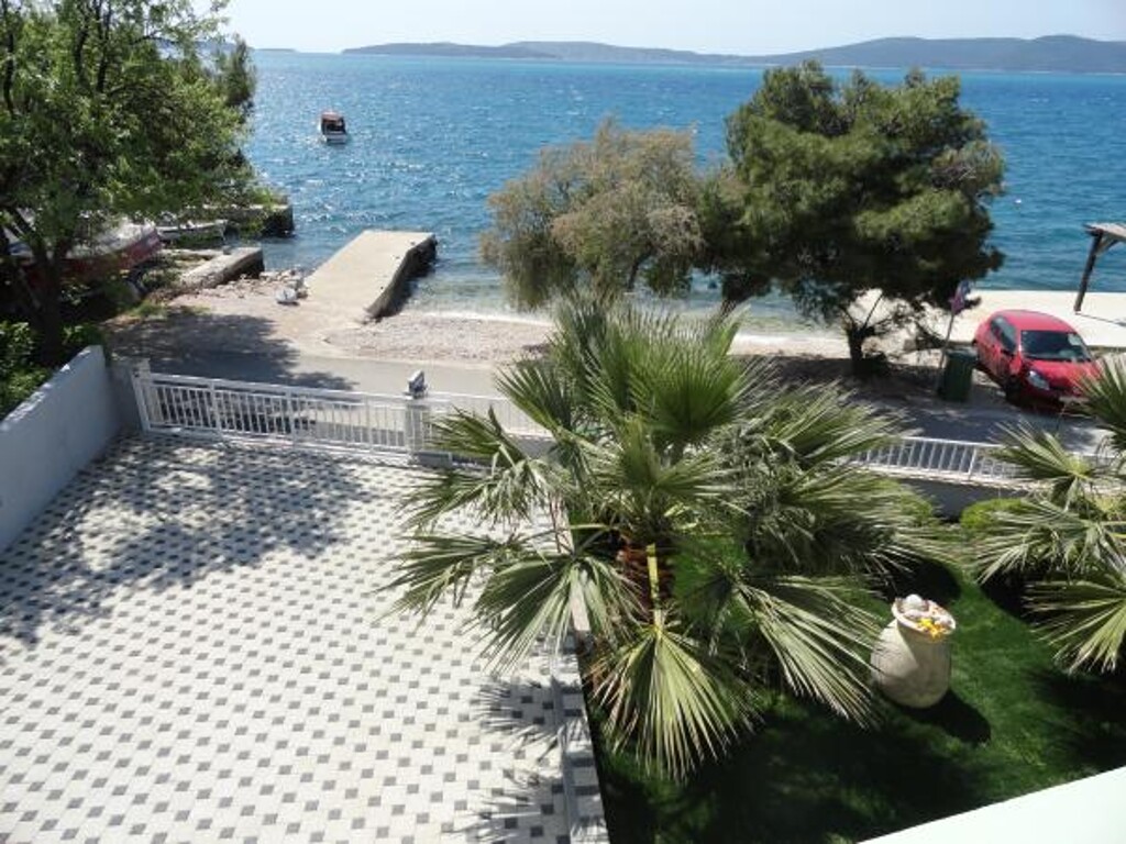 Image 3811955 - 6
