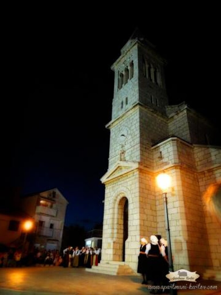 Image 3838700 - 9