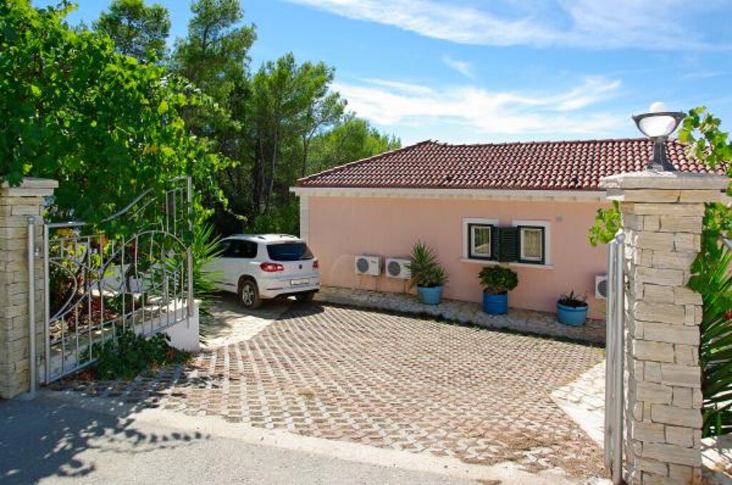 Image 3823099 - 22