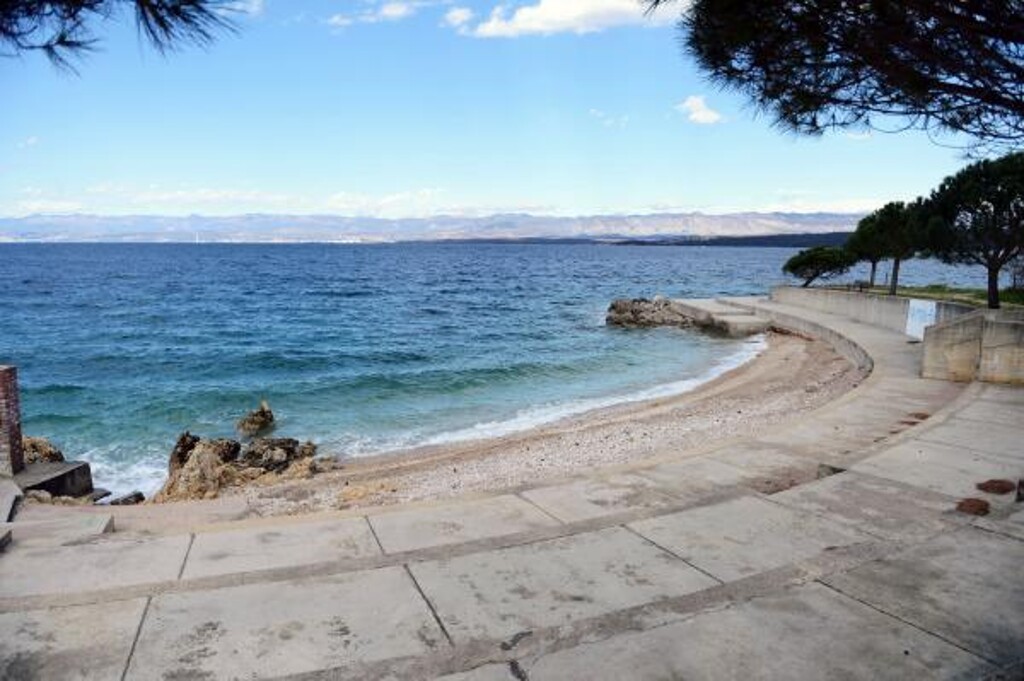 Image 3812826 - 8