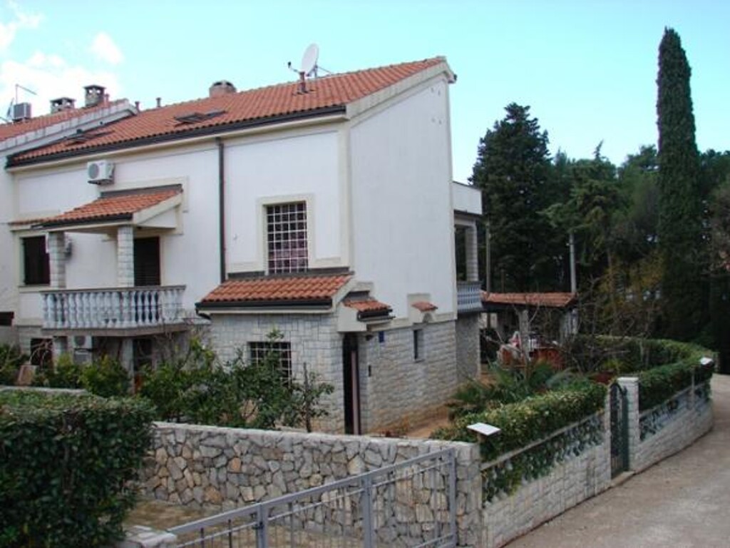 Image 3838756 - 3