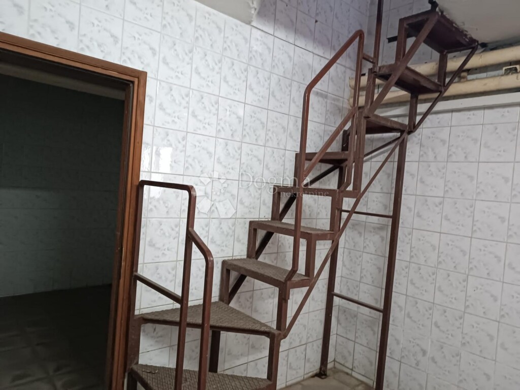 Image 5800072 - 7