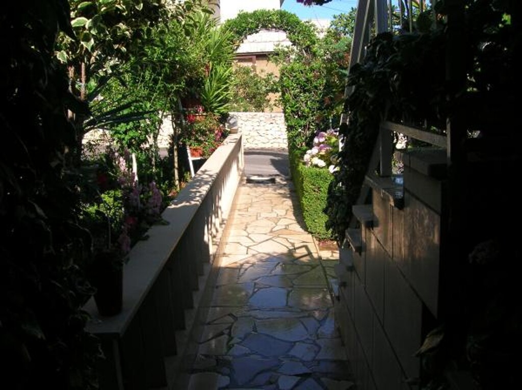 Image 3813885 - 5