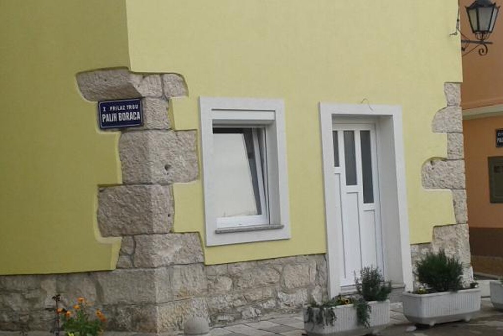 Image 3813425 - 5