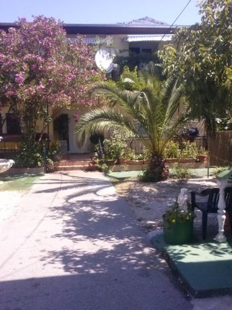 Image 3838623 - 19