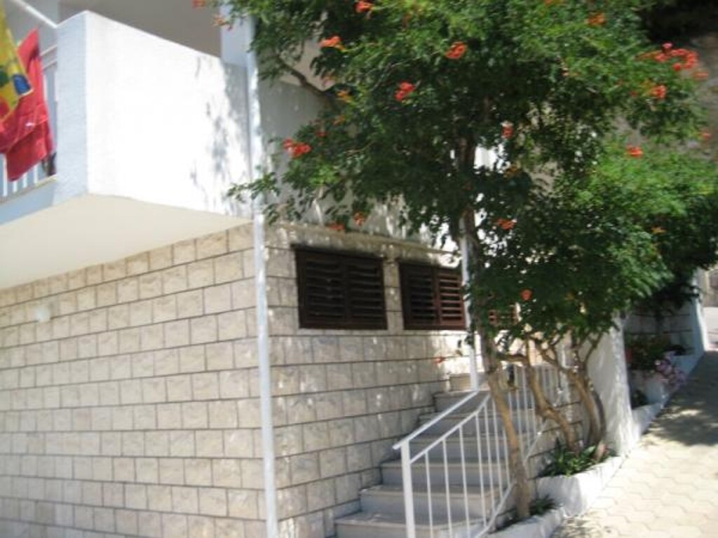 Image 3838512 - 6