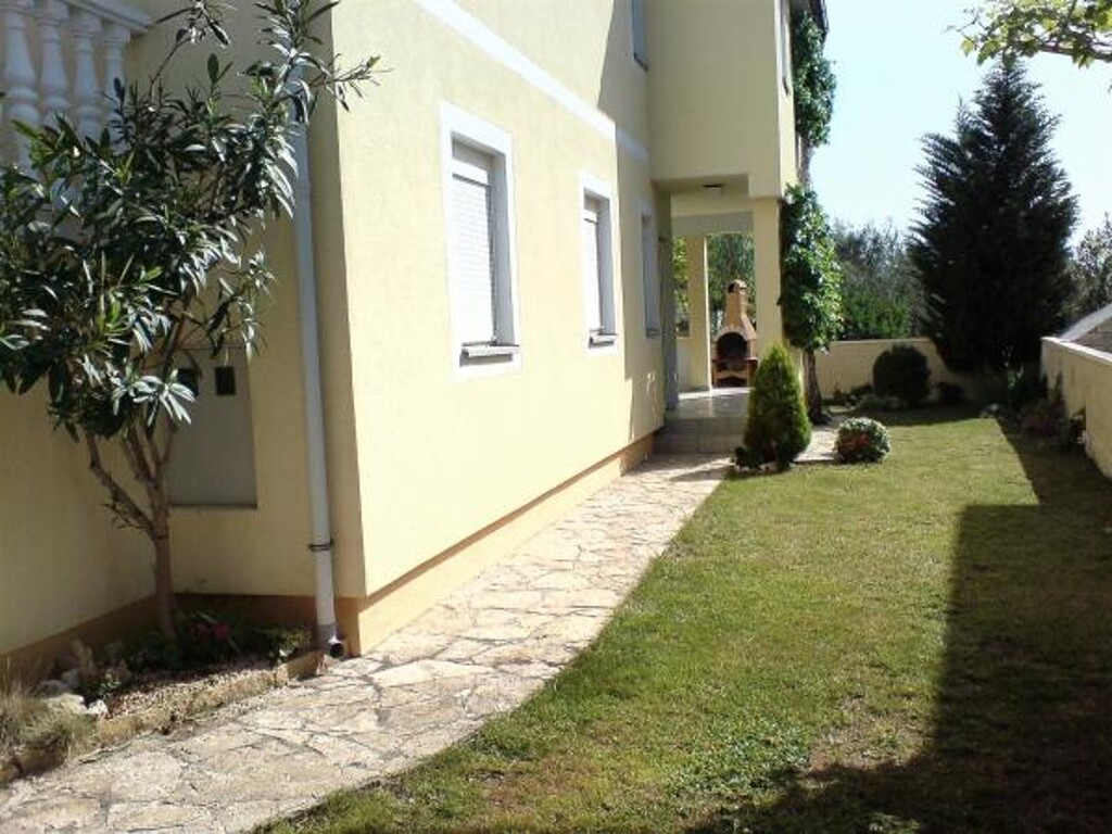 Image 3812305 - 9