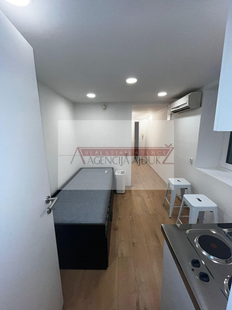 Image 10