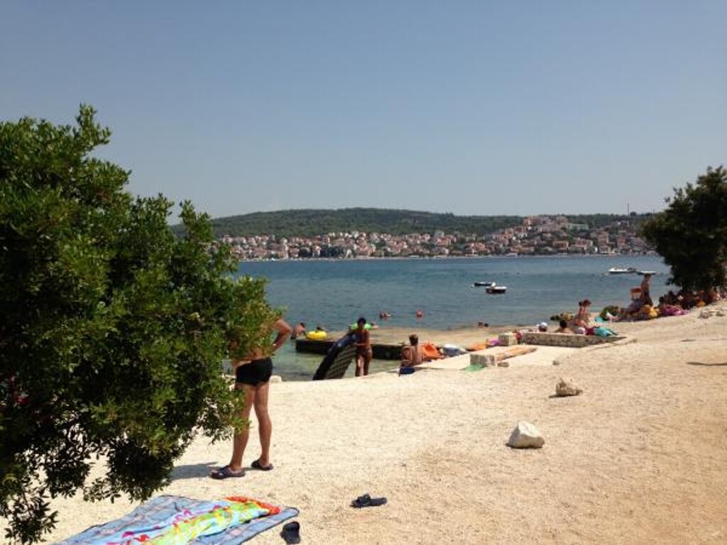 Image 3813235 - 7