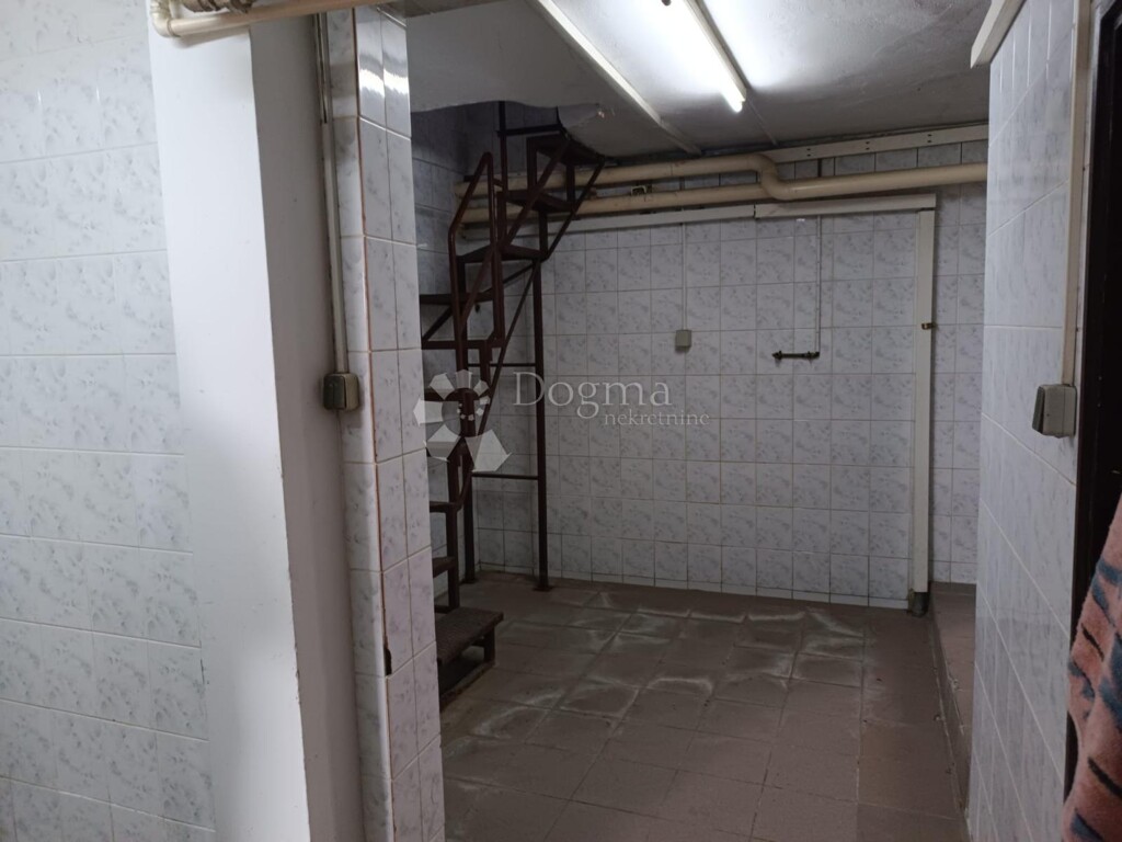 Image 5800072 - 6