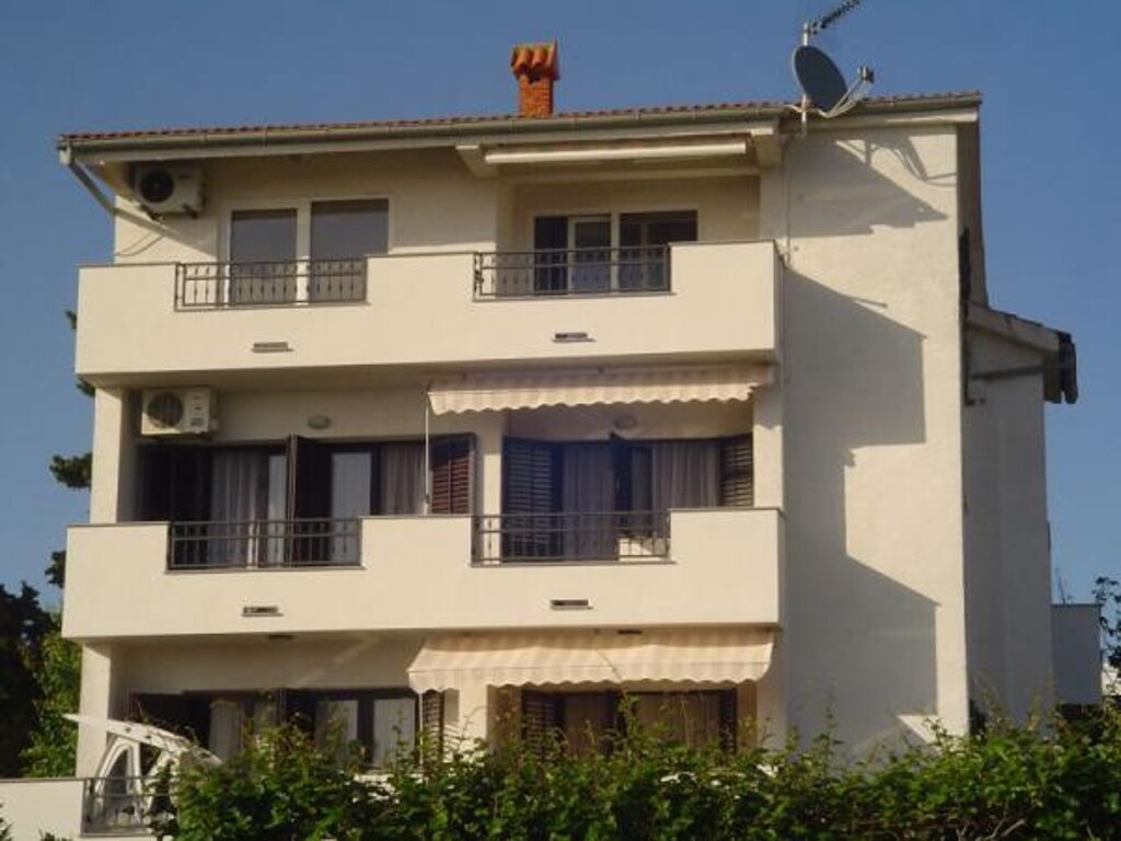 Image 3813647 - 1