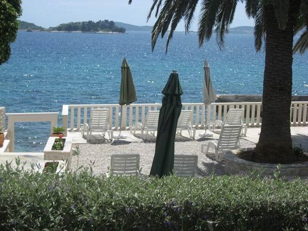 Image 3838505 - 14