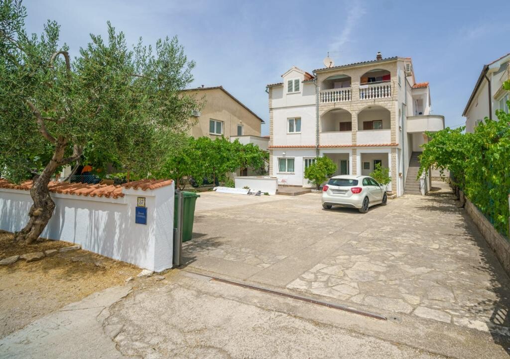 Image 3812242 - 1