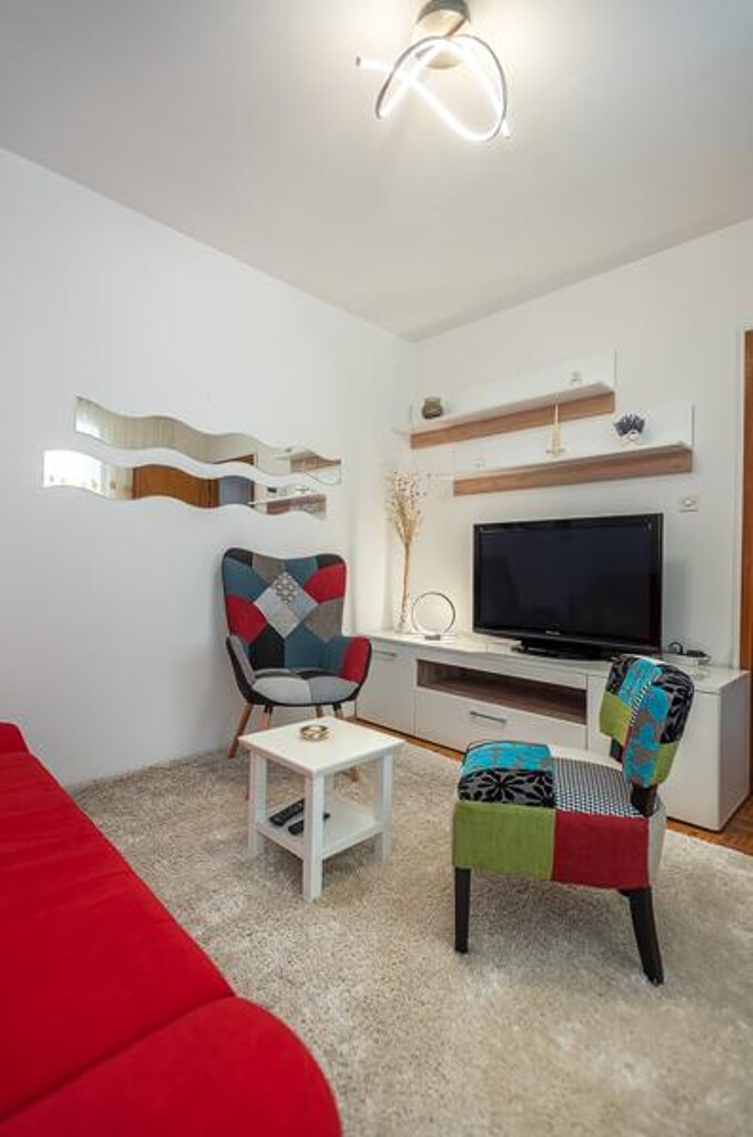 Image 3814826 - 19