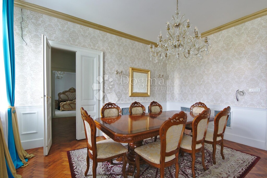 Image 4842995 - 5