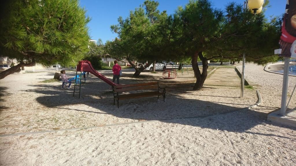Image 3814422 - 6