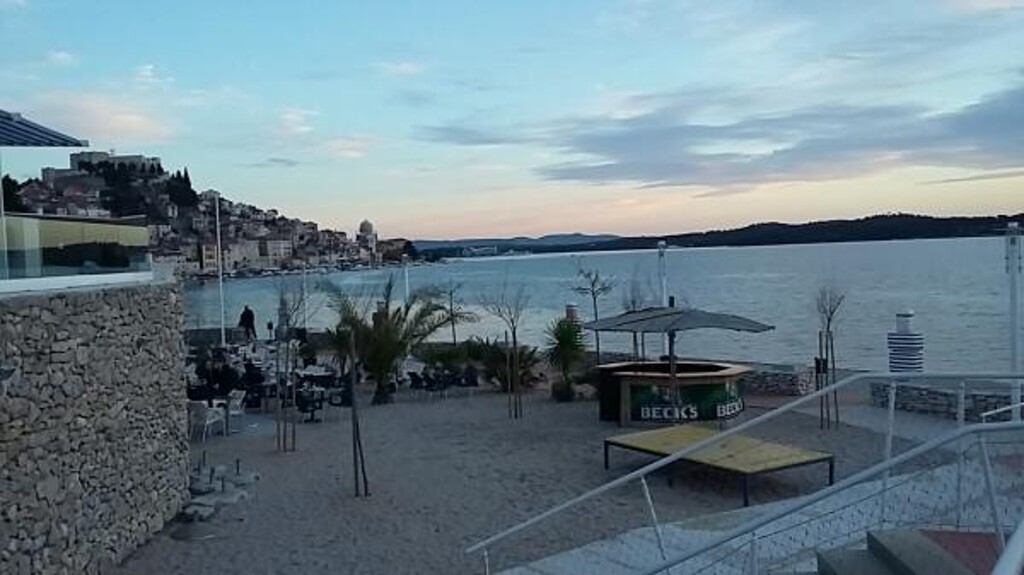 Image 3812396 - 6