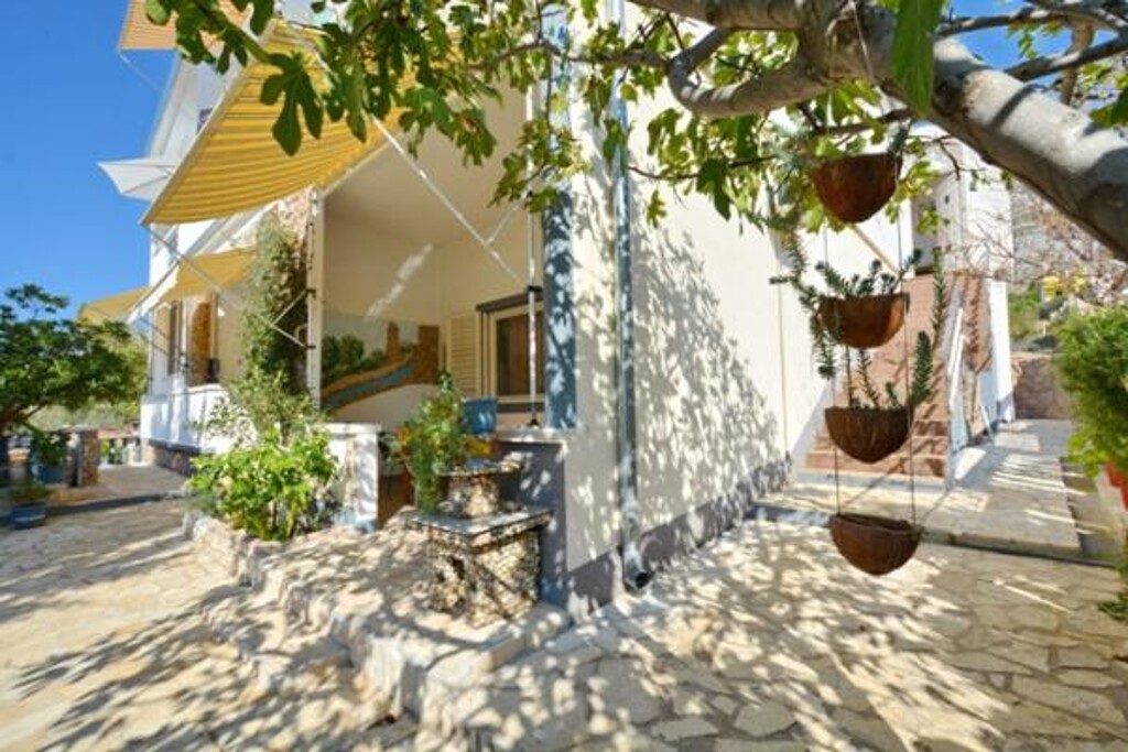 Image 3813890 - 7