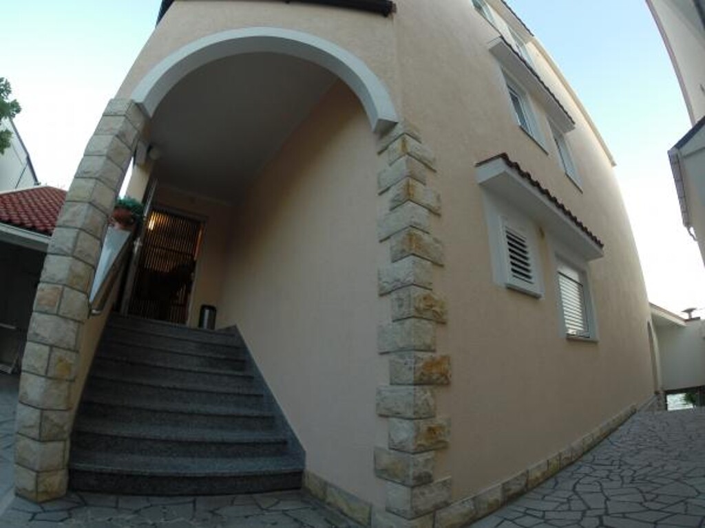 Image 3814029 - 6