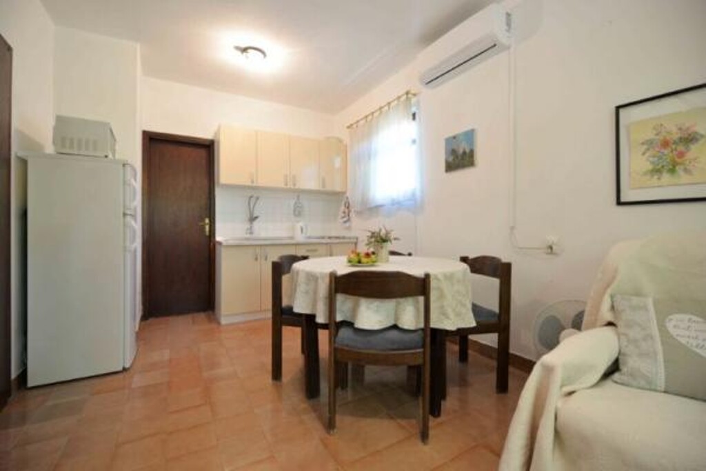 Image 3812738 - 16