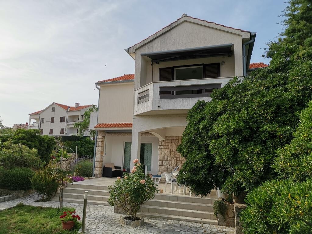 Image 3814828 - 1