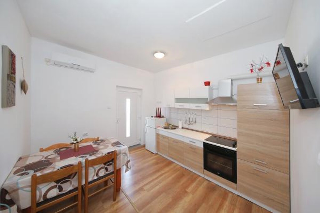 Image 3813259 - 7