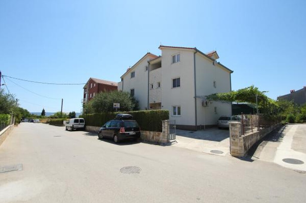 Image 3813316 - 1