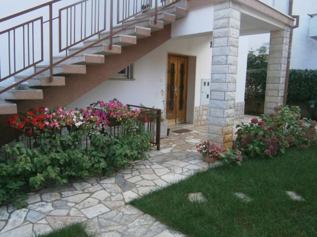 Image 3811484 - 4