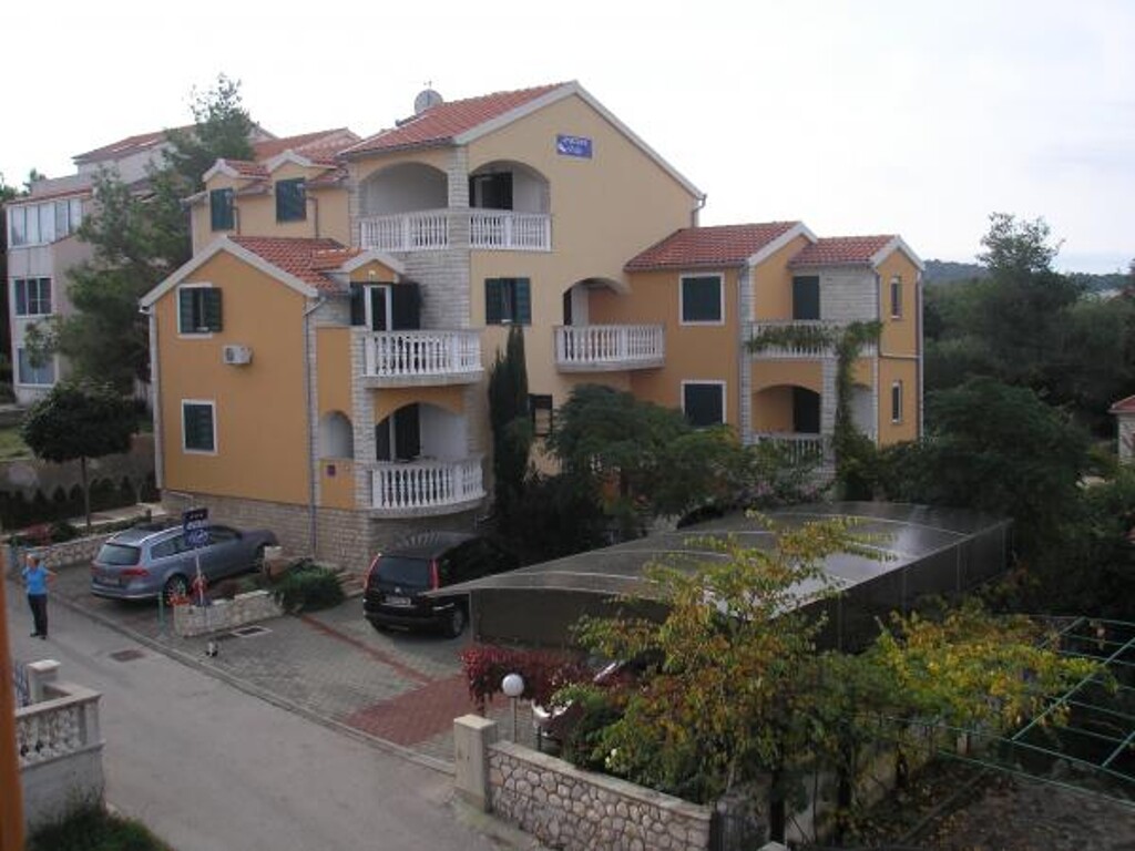 Image 3813760 - 1