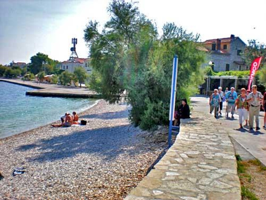 Image 3810695 - 9